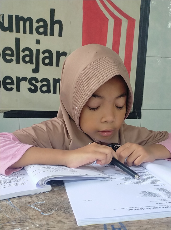 Emas untuk Faika pada Academic Olympiad