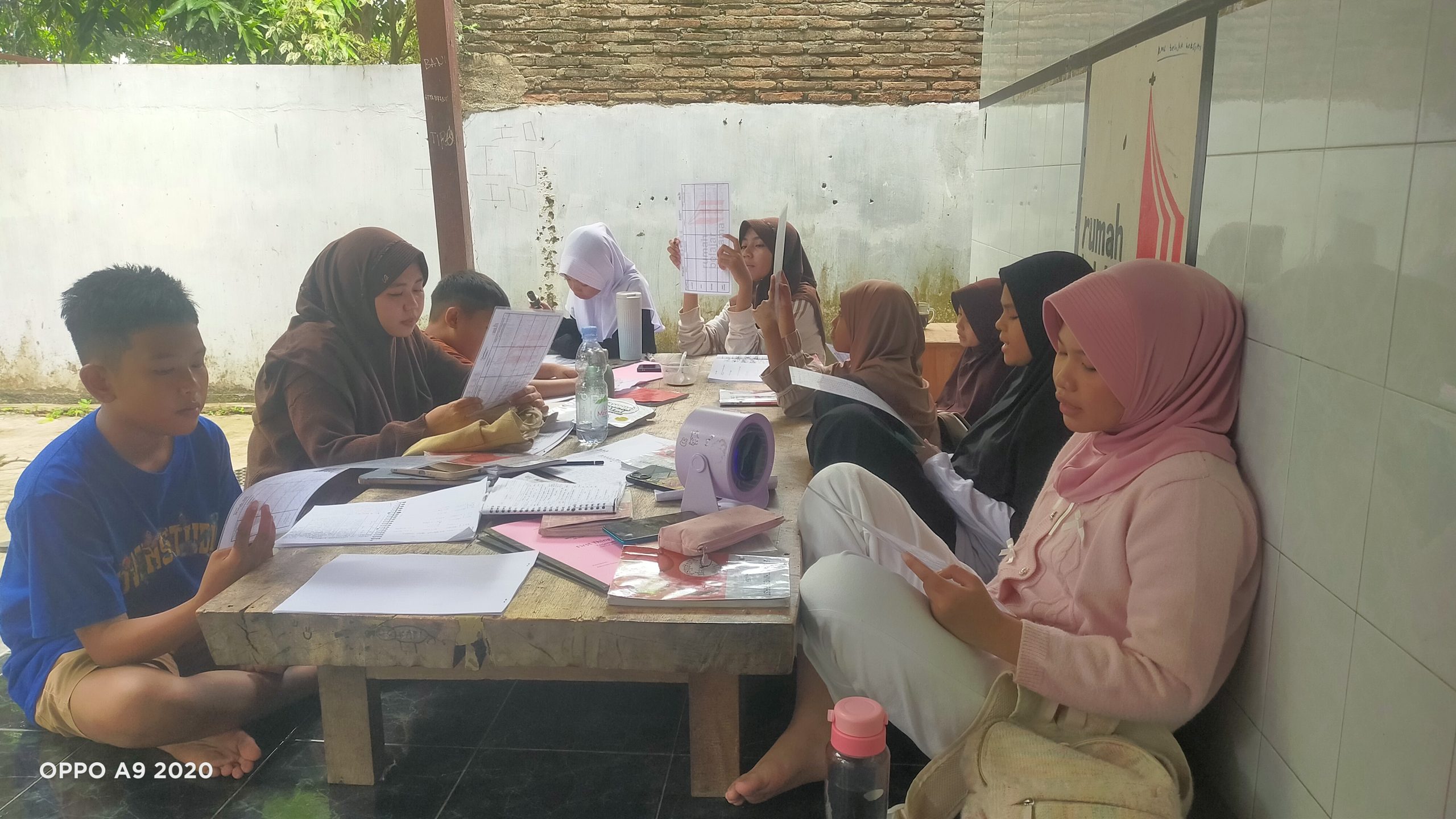 Menghapus Batas Dunia dari Kampung Belajar